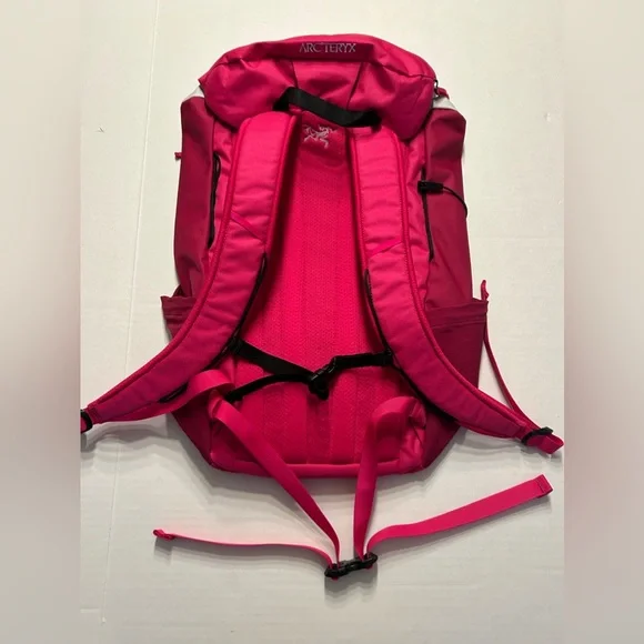NWT Arcteryx Mantis 20 Backpack Pink - Picture 5 of 10